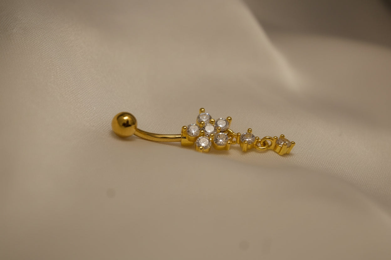 Çiçek Bauchnabelpiercing